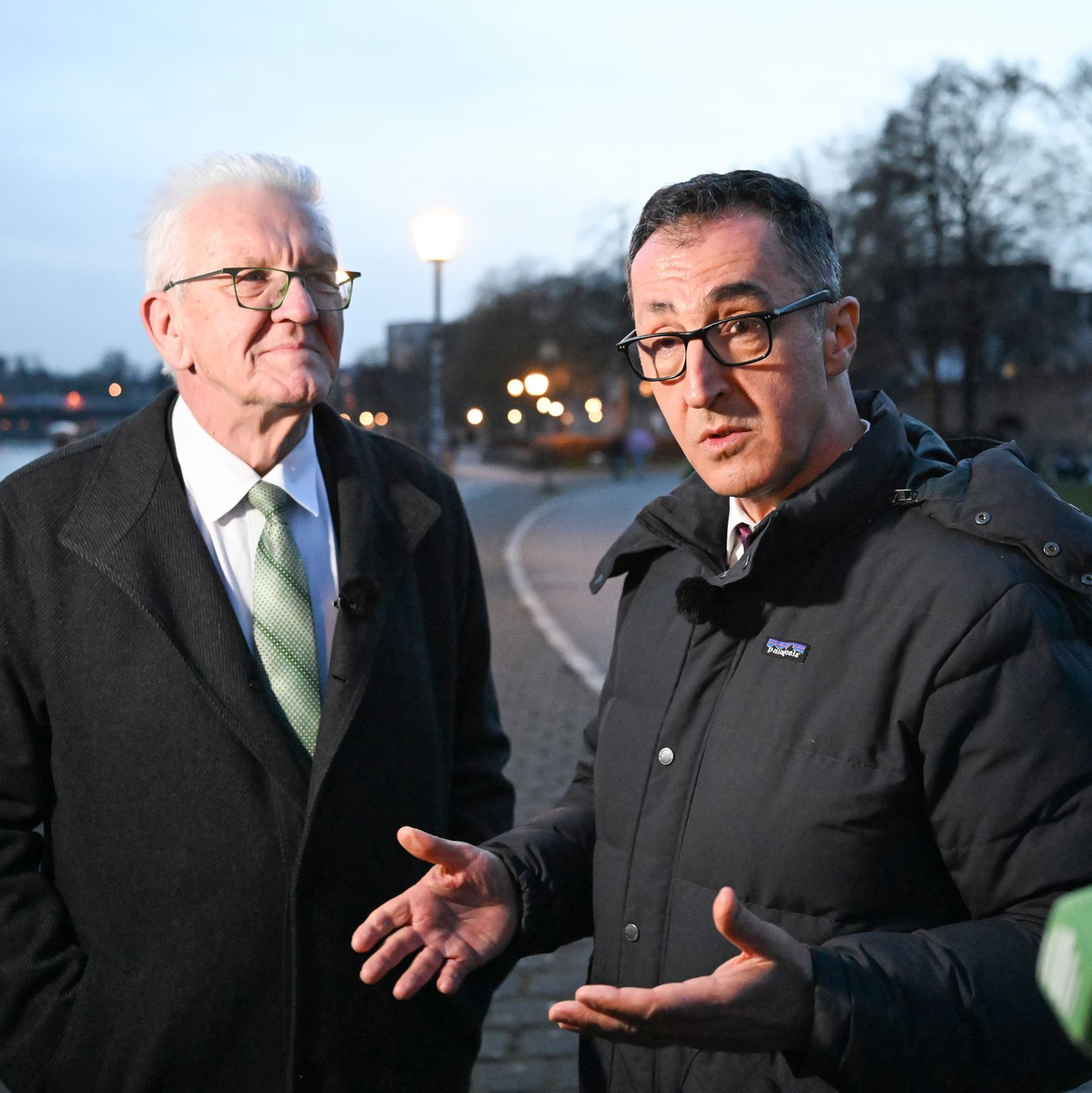 Er wolle Kretschmann nicht kopieren, sagt Özdemir - sondern kapieren. - Foto: Bernd Weißbrod/dpa