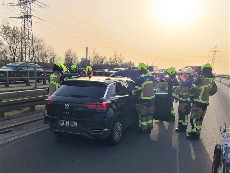 FW-OB: Verkehrsunfall auf der BAB 42 - Foto: presseportal.de