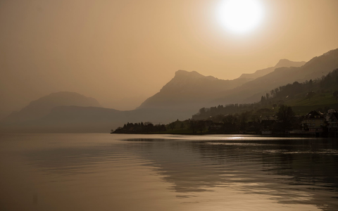 Der Saharastaub, den wir in Europa beobachteten, komme aus der nördlichen Sahara, erklärt Andreas Walter, Meteorologe beim Deutschen Wetterdienst. - Foto: Urs Flueeler/KEYSTONE/dpa
