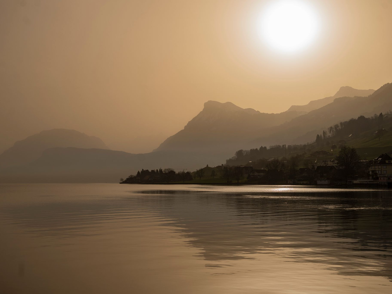 Der Saharastaub, den wir in Europa beobachteten, komme aus der nördlichen Sahara, erklärt Andreas Walter, Meteorologe beim Deutschen Wetterdienst. - Foto: Urs Flueeler/KEYSTONE/dpa