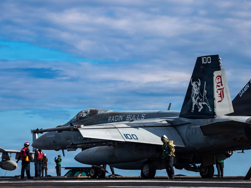 Das US-Militär nutzt für seine Angriffe im Iran unter anderem zwei Flugzeugträger. (Archivbild) - Foto: Uncredited/U.S. Central Command/AP/dpa