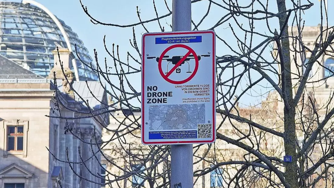 Drohnen-Verbots-Schild am Bundestag - Bild: via dts Nachrichtenagentur