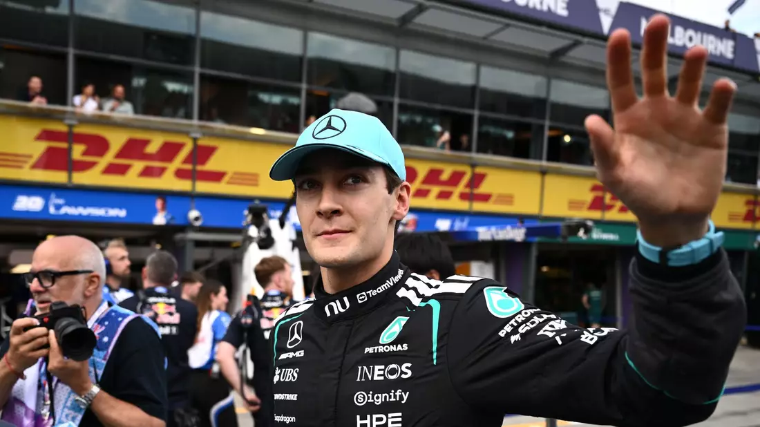 George Russell darf sich feiern lassen. - Bild: Joel Carrett/AAP/dpa