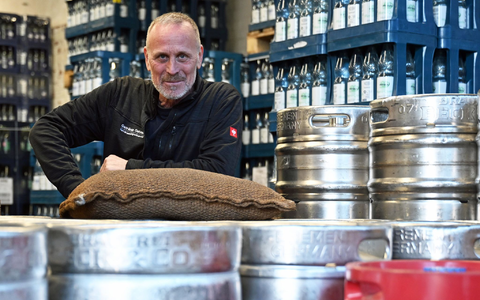 Der einstige Lottomillionär arbeitet inzwischen für einen Getränkehändler. - Foto: Shireen Broszies/dpa