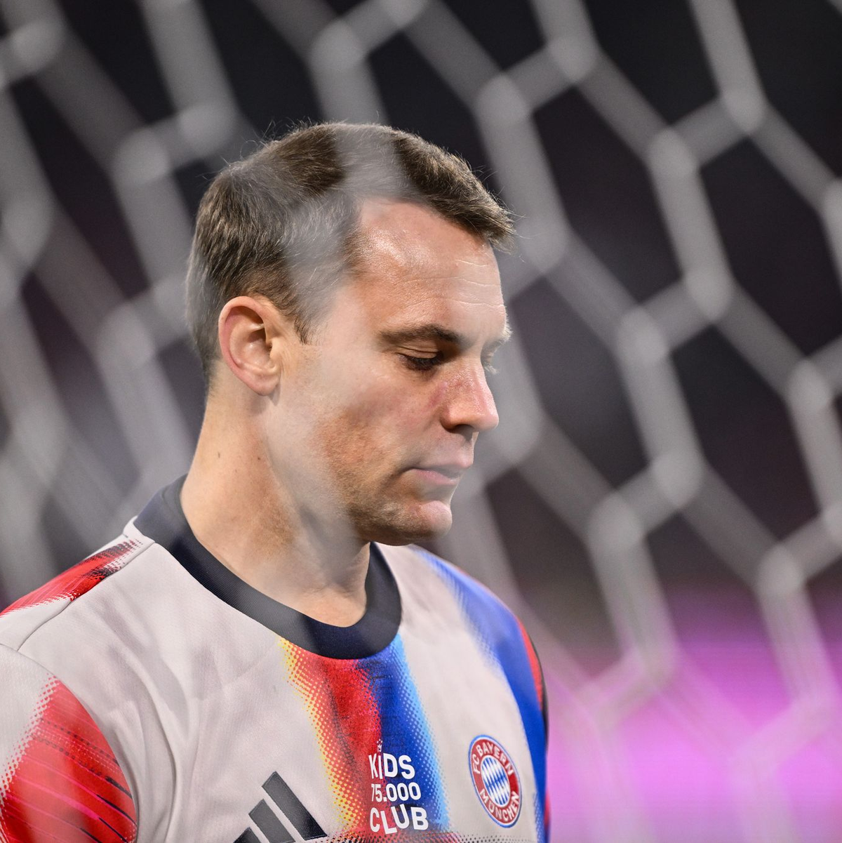 Die Wade macht Probleme: Kapitän Manuel Neuer. - Foto: Harry Langer/dpa