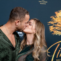 Andrej Mangold und seine Verlobte Annika Jung erwarten ihr erstes Kind. (Archivbild) - Foto: Christoph Schmidt/dpa