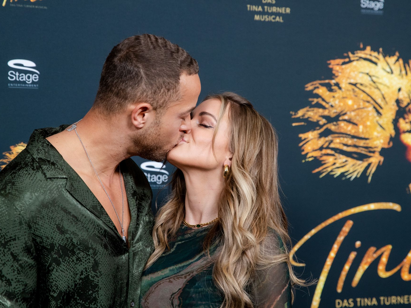 Andrej Mangold und seine Verlobte Annika Jung erwarten ihr erstes Kind. (Archivbild) - Foto: Christoph Schmidt/dpa
