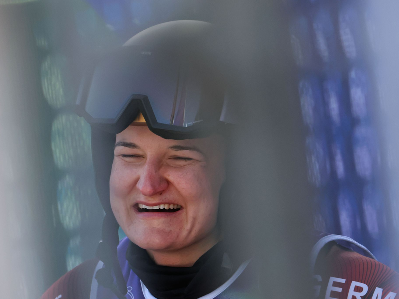 Goldiges Lachen: Anna-Lena Forster. - Foto: Philipp von Ditfurth/dpa