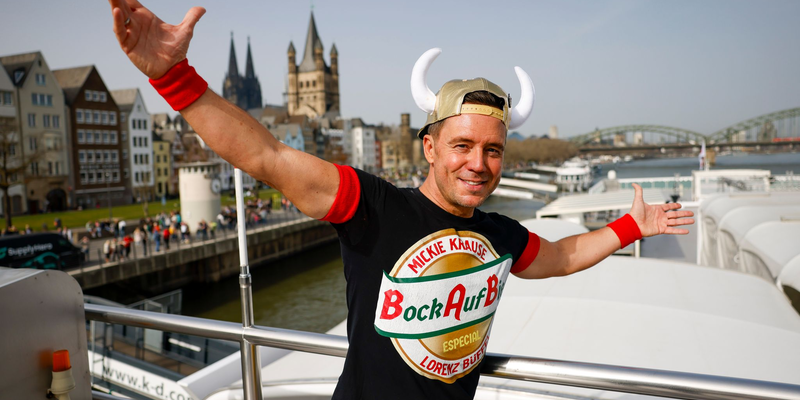 Lorenz Büffel feiert Jubiläum auf dem Rhein. - Foto: Thomas Banneyer/dpa