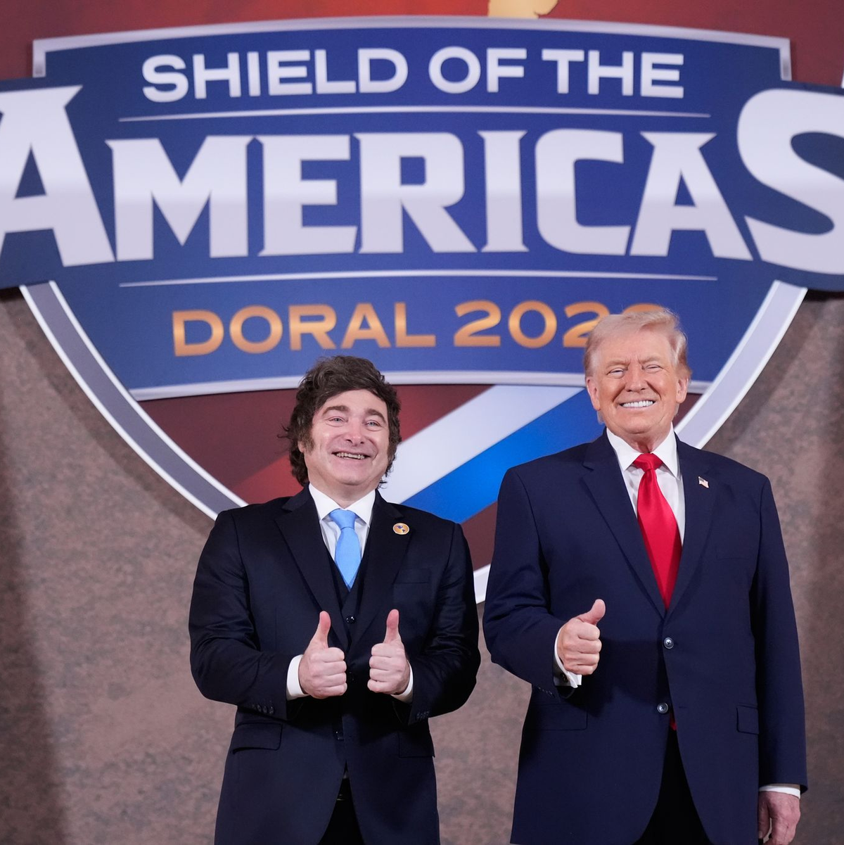 Der argentinische Präsident Javier Milei ist einer der eingeladenen Vertreter Lateinamerikas, die US-Präsident Trump nahestehen.  - Foto: Mark Schiefelbein/AP/dpa