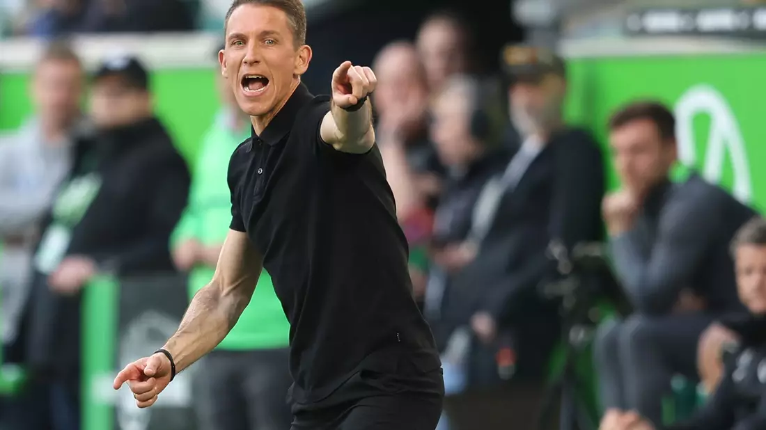 Die Tage von Daniel Bauer beim VfL Wolfsburg scheinen gezählt. - Bild: Andreas Gora/dpa