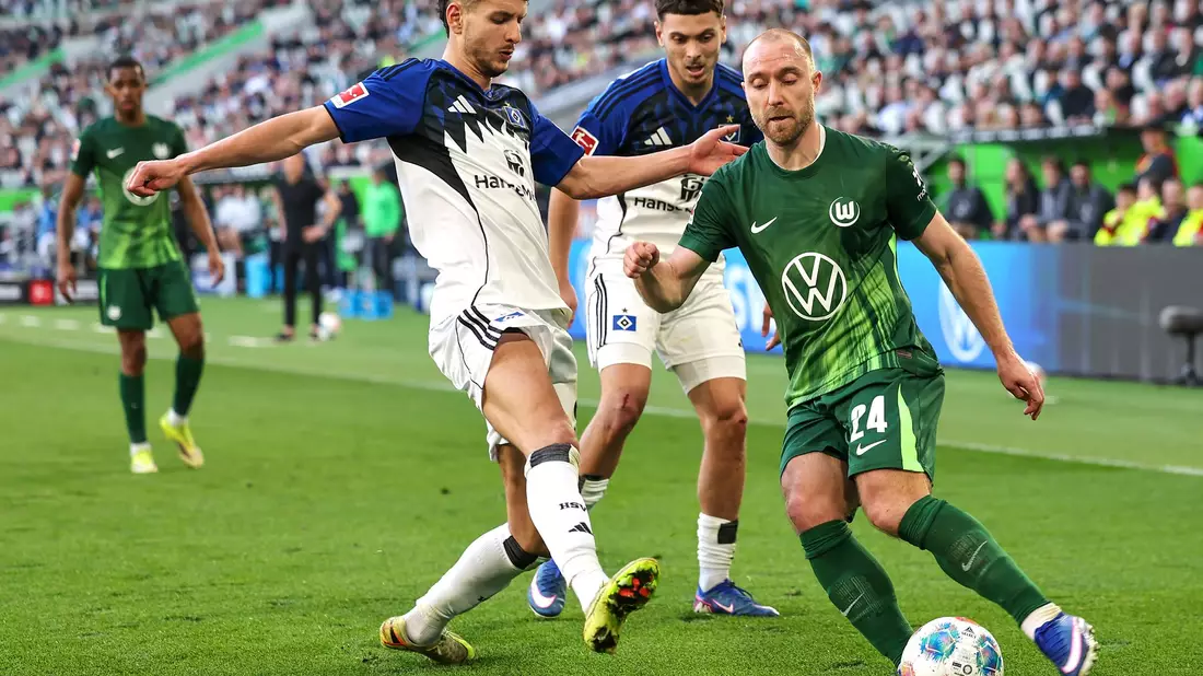 Christian Eriksen brachte den VfL Wolfsburg gegen den HSV in Führung. - Bild: Andreas Gora/dpa