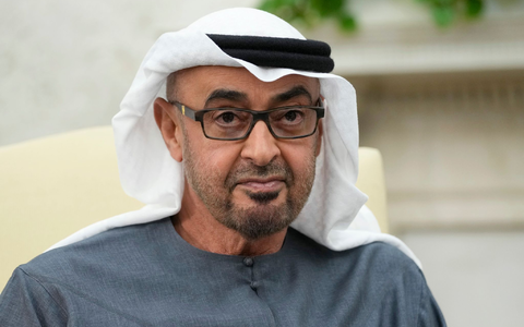 Der emiratische Präsident gibt sich stark angesichts von Irans Angriffen. (Archivbild) - Foto: Susan Walsh/AP/dpa