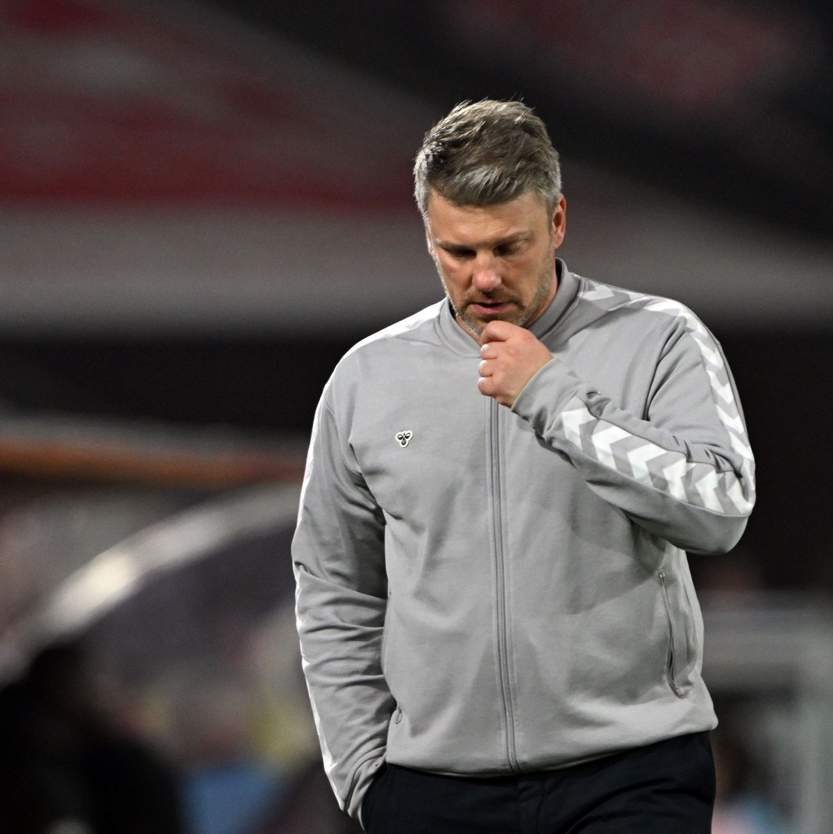 Der Druck auf FC-Coach Kwasniok wird größer - Foto: Federico Gambarini/dpa