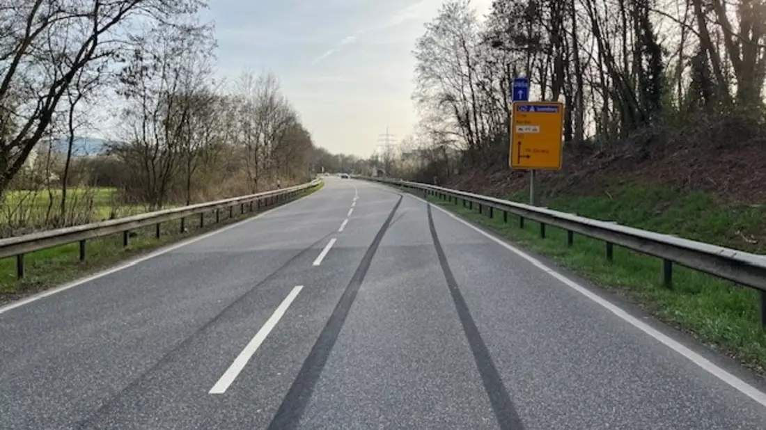 POL-PDTR: Verkehrsunfallflucht auf der B 53 - Zeugen gesucht! - Bild: presseportal.de