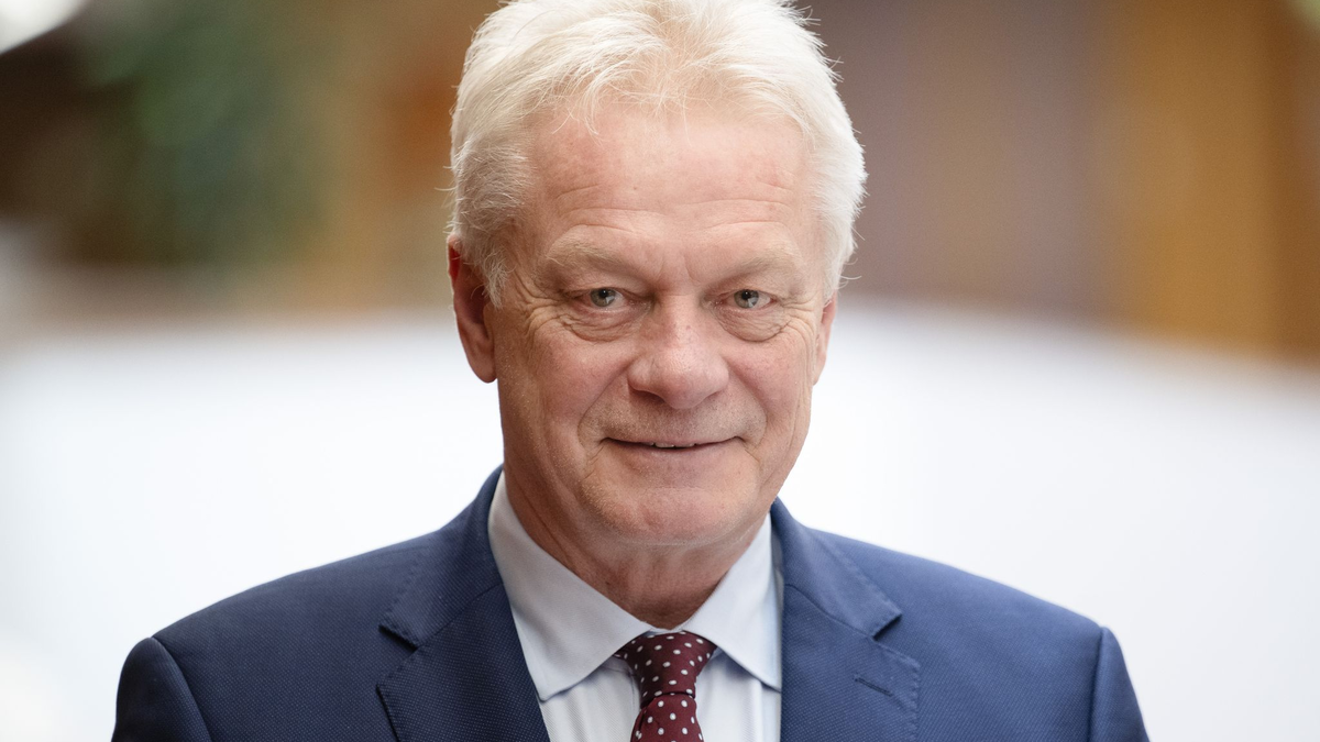 Minister Rainer: «Gut, dass Veggie-Schnitzel-Verbot vom Tisch ist.» (Archivbild)  - Foto: Sebastian Gollnow/dpa