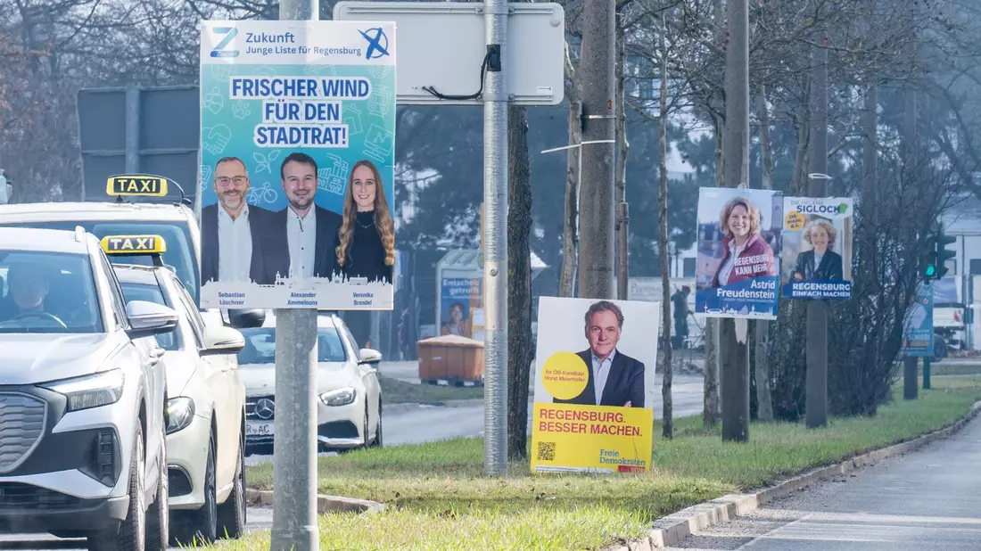 Am Sonntag sind in Bayern Kommunalwahlen. - Bild: Armin Weigel/dpa