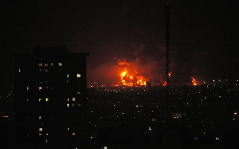 Israels Armee griff Öllager in Teheran an.  - Foto: Vahid Salemi/AP/dpa