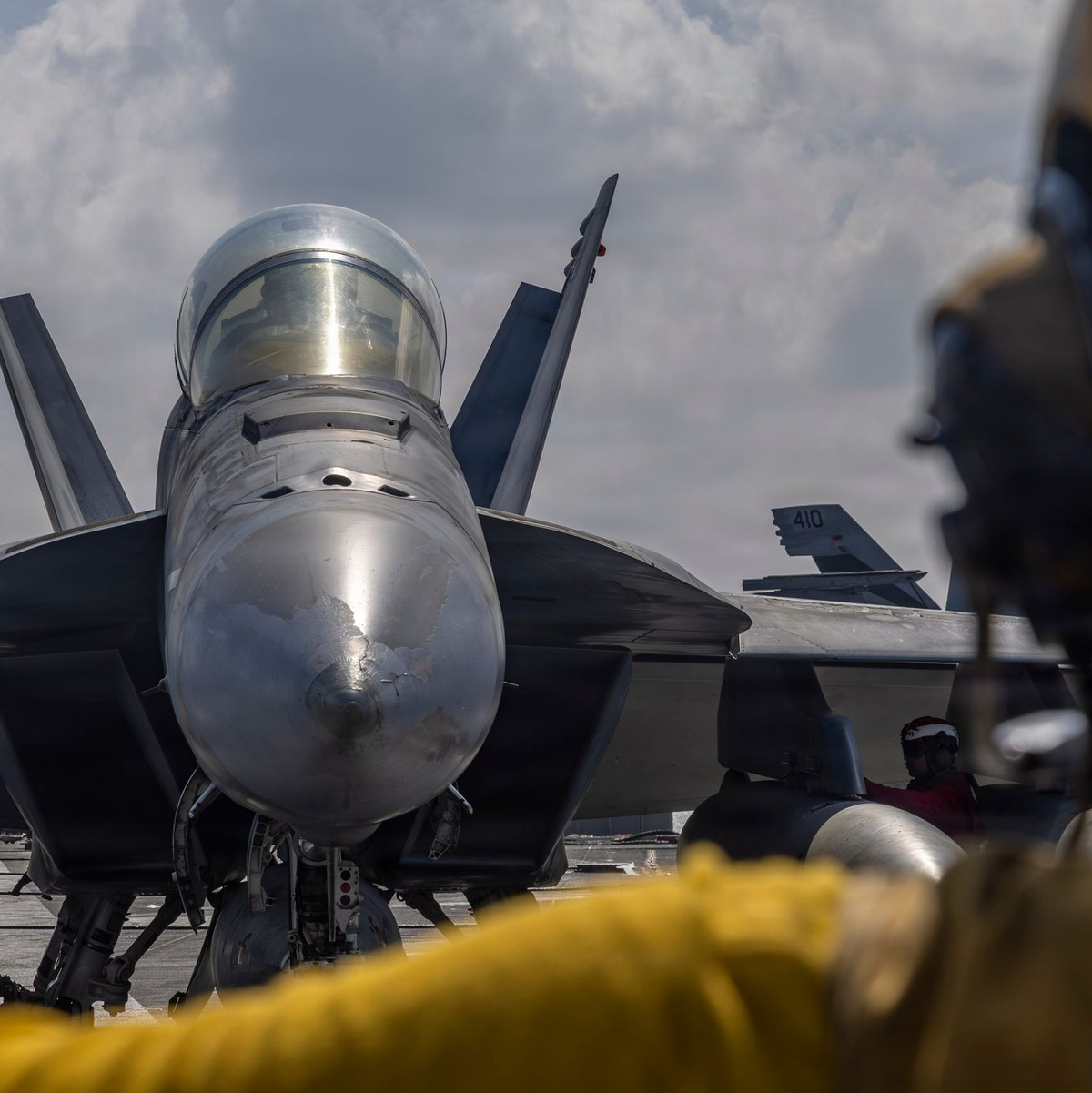 Die USA setzen zusammen mit Israel den Krieg gegen den Iran fort.  - Foto: Seaman Daniel Kimmelman/US Navy/AP/dpa