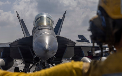 Die USA setzen zusammen mit Israel den Krieg gegen den Iran fort.  - Foto: Seaman Daniel Kimmelman/US Navy/AP/dpa