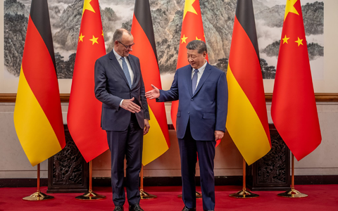 Bundeskanzler Merz reiste kürzlich nach Peking und schlug milde Töne an. (Archivbild) - Foto: Michael Kappeler/dpa