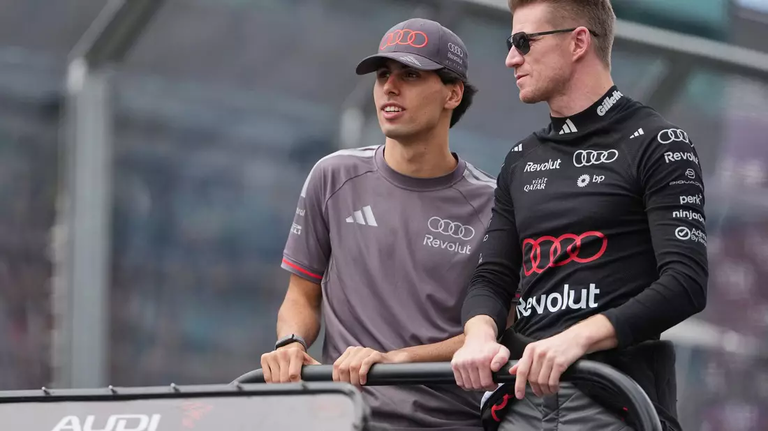 Nico Hülkenberg (r) scheidet aus, Gabriel Bortoleto holt Punkte. - Bild: Asanka Brendon Ratnayake/AP/dpa