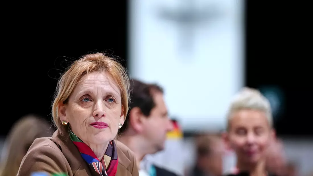 Bundesfrauenministerin Karin Prien hält vor allem wirtschaftliche Unabhängigkeit für wichtig. (Archivbild)  - Bild: Kay Nietfeld/dpa