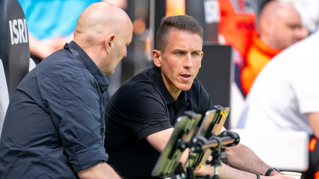Müssen in Wolfsburg gehen: Geschäftsführer Peter Christiansen (l) und Trainer Daniel Bauer. - Bild: David Inderlied/dpa