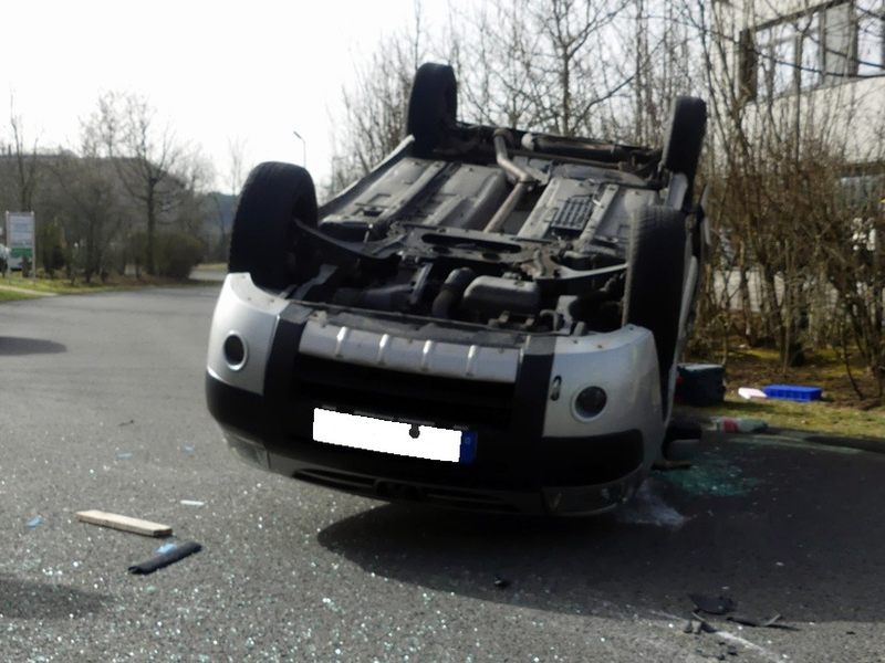 POL-GM: Vier Verletzte bei Unfall in Windhagen - Foto: presseportal.de