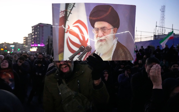 Ajatollah Ali Chamenei wurde zu Beginn des Iran-Kriegs getötet - Foto: Vahid Salemi/AP/dpa