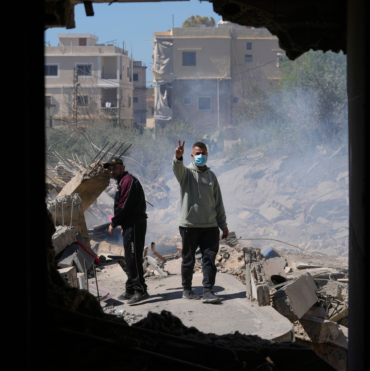 Israel greift auch wieder Ziele im Libanon an. - Foto: Mohammed Zaatari/AP/dpa