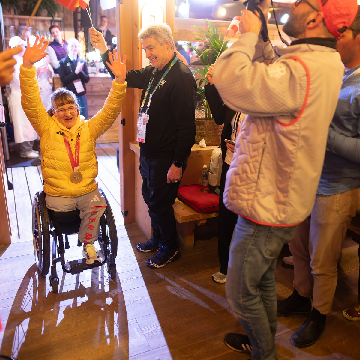 Anna-Lena Forster wird gefeiert.  - Foto: Philipp von Ditfurth/dpa