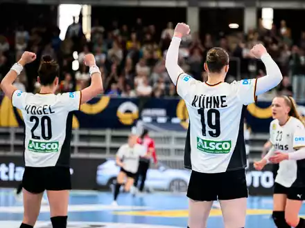 Die deutschen Handballerinnen haben mit einem Sieg gegen Slowenien vorzeitig das EM-Ticket gelöst. - Foto: Marco Wolf/dpa