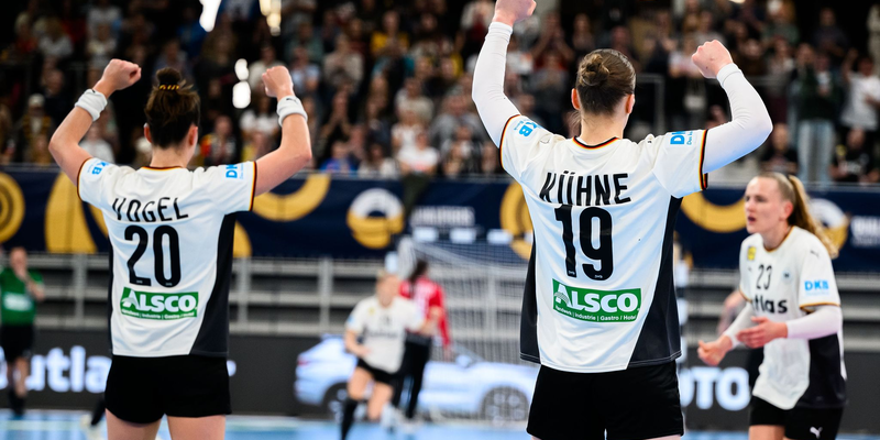 Die deutschen Handballerinnen haben mit einem Sieg gegen Slowenien vorzeitig das EM-Ticket gelöst. - Foto: Marco Wolf/dpa