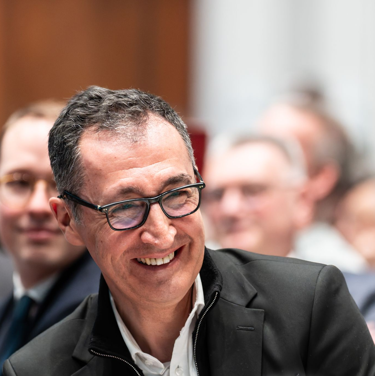 Ist er am Ende des Wahlabends der lachende Sieger? Grünen-Spitzenkandidat Cem Özdemir. (Archivbild) - Foto: Silas Stein/dpa