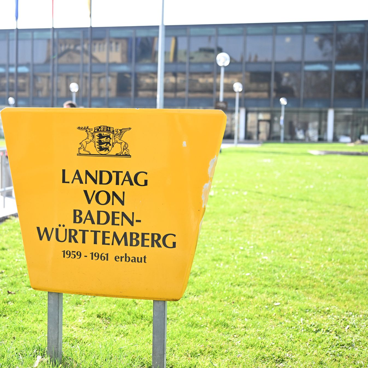 Der Wahlkampf entwickelte sich zu einem Kopf-an-Kopf-Rennen. - Foto: Bernd Weißbrod/dpa