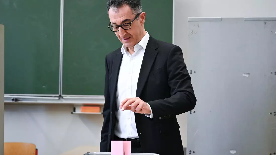 Die Grünen haben mit Spitzenkandidat Cem Özdemir eine Aufholjagd hingelegt. - Bild: Bernd Weißbrod/dpa