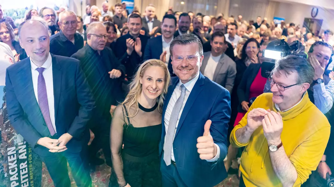 In Bayerns zweitgrößter Stadt Nürnberg kommt es zur Stichwahl, in die Amtsinhaber Marcus König (CSU) einzieht.  - Bild: Daniel Karmann/dpa