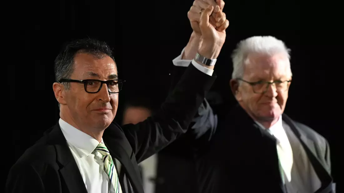 Grünen-Spitzenkandidat Cem Özdemir will in die Fußstapfen von Ministerpräsident Winfried Kretschmann (Grüne) treten. - Bild: Bernd Weißbrod/dpa