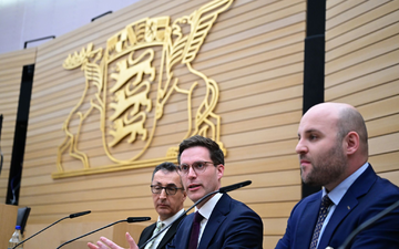 Im Landtag dürfte die AfD nun stärkste Oppositionskraft werden.  - Foto: Bernd Weißbrod/dpa