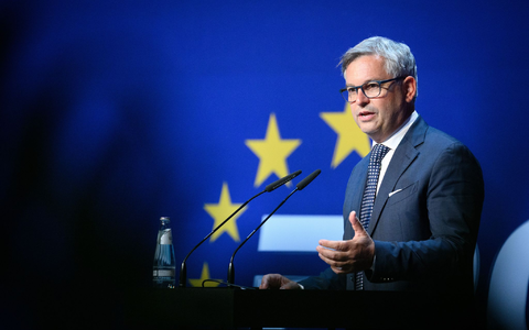 Laut EU-Migrationskommissar Magnus Brunner gibt es bisher keine größeren Bewegungen in Richtung der Außengrenzen Irans. (Archivbild) - Foto: Bernd von Jutrczenka/dpa