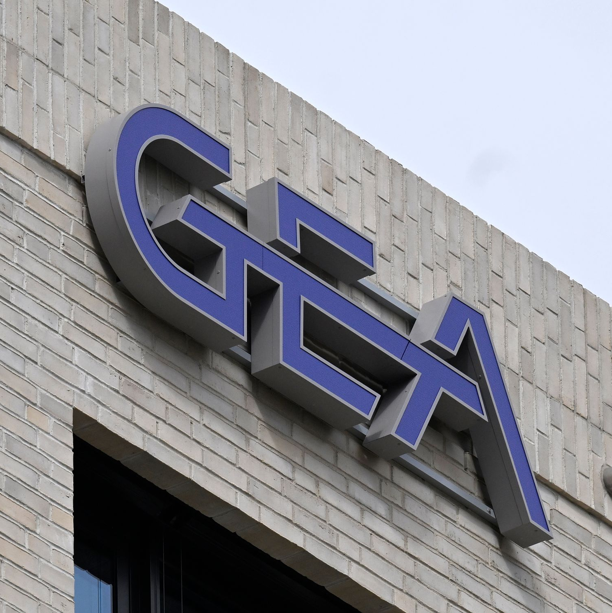 Gea-Logo am Düsseldorfer Unternehmenssitz (Archivbild) - Foto: Roberto Pfeil/dpa