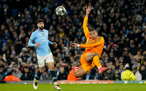 Kylian Mbappé traf im vergangenen Jahr gegen Manchester City. (Archivbild) - Foto: Dave Thompson/AP/dpa