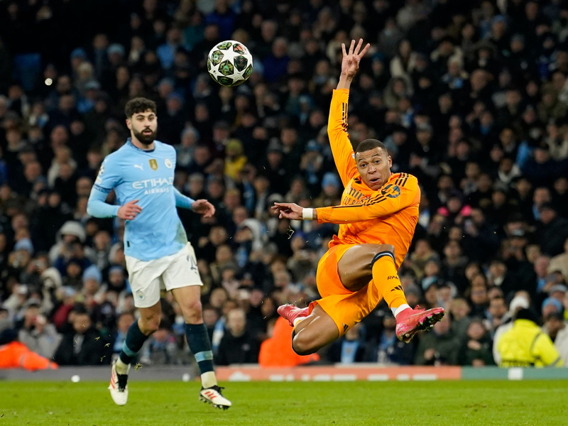 Kylian Mbappé traf im vergangenen Jahr gegen Manchester City. (Archivbild) - Foto: Dave Thompson/AP/dpa