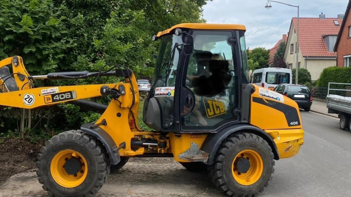 POL-H: Lehrte-Ahlten: Radlader entwendet - Polizei bittet um Hinweise - Foto: presseportal.de