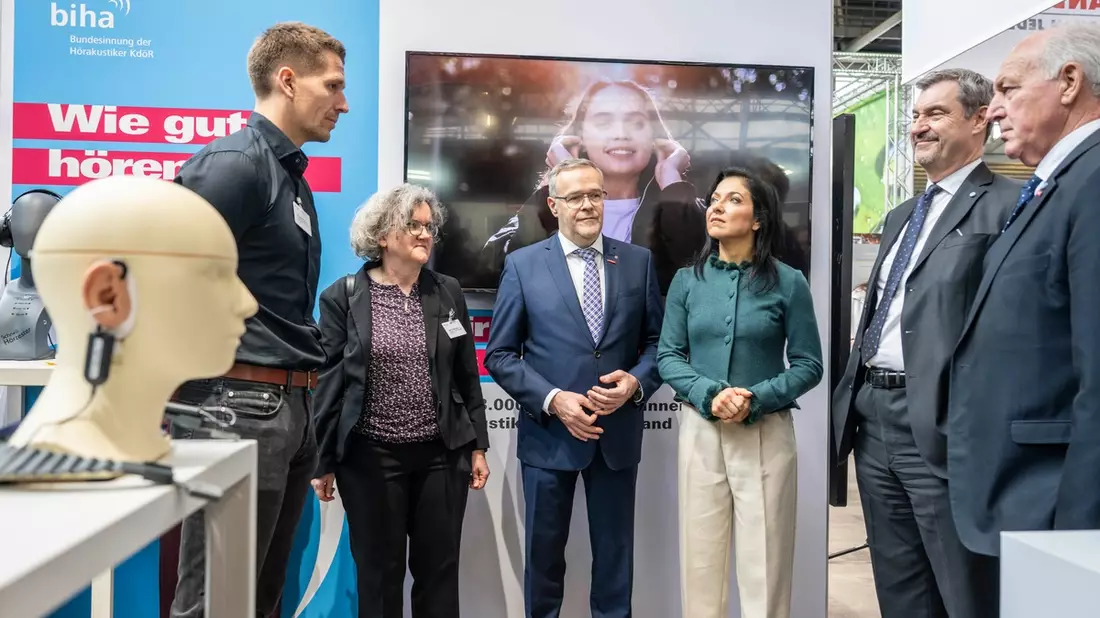 Ministerpräsident und Bundeswirtschaftsministerin besuchen biha-Stand bei der Handwerksmesse - Bild: presseportal.de