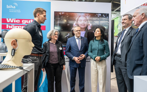 Ministerpräsident und Bundeswirtschaftsministerin besuchen biha-Stand bei der Handwerksmesse - Foto: presseportal.de