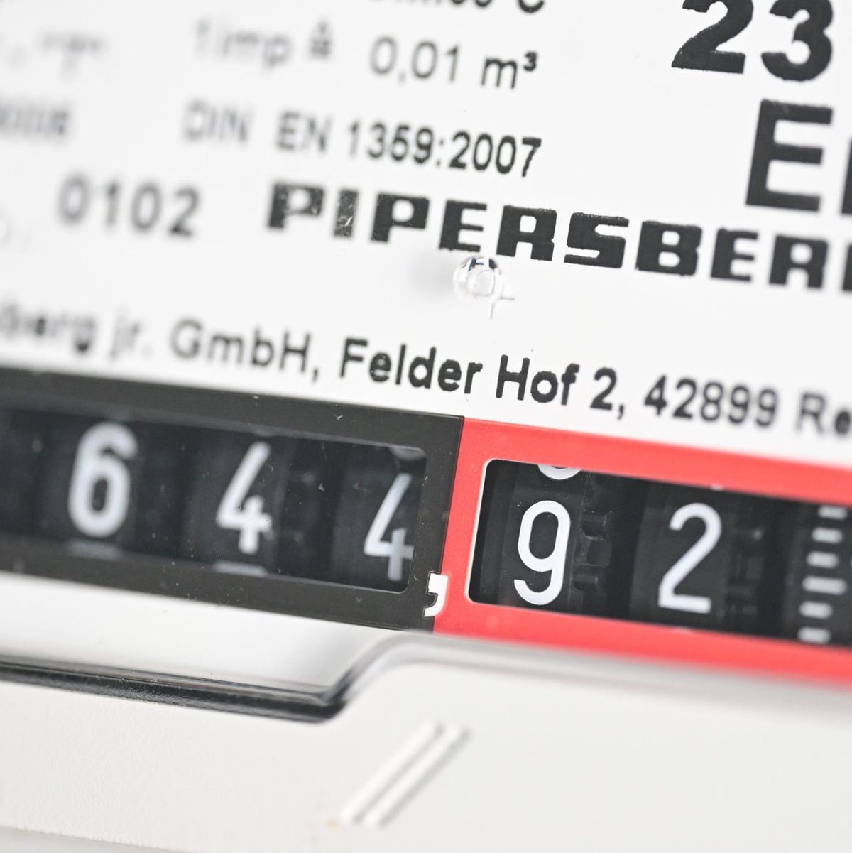 Mit dem aktuellen Preisanstieg hat sich europäisches Erdgas seit Beginn der Angriffe der USA und Israels auf den Iran vor mehr als einer Woche in etwa verdoppelt. (Symbolbild) - Foto: Bernd Weißbrod/dpa