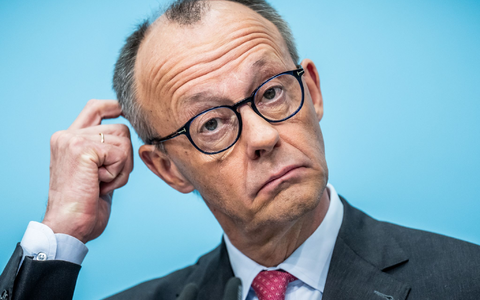 Der Kanzler sieht keine Auswirkungen des Wahlergebnisses auf seine Koalition in Berlin. - Foto: Michael Kappeler/dpa