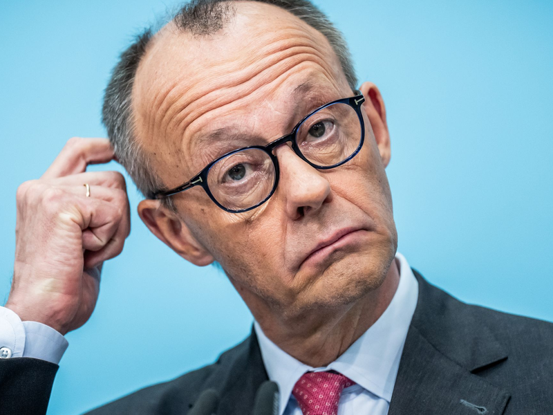 Der Kanzler sieht keine Auswirkungen des Wahlergebnisses auf seine Koalition in Berlin. - Foto: Michael Kappeler/dpa